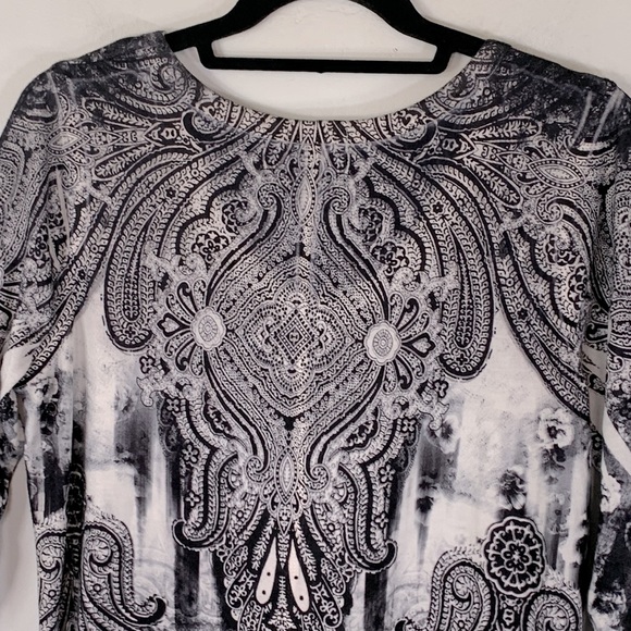 World Unity Star Ace Embellished Women’s Size M Black White Paisley Tunic Top - Picture 10 of 13